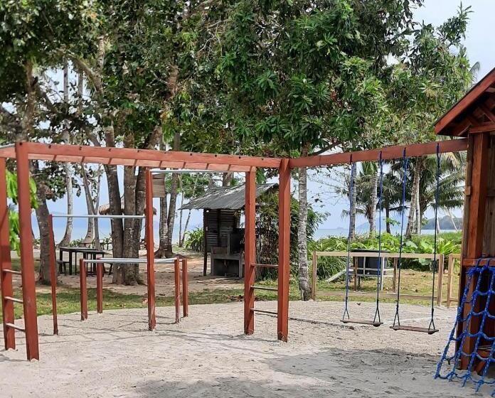 هتل Eastwind Beach Club  El Nido