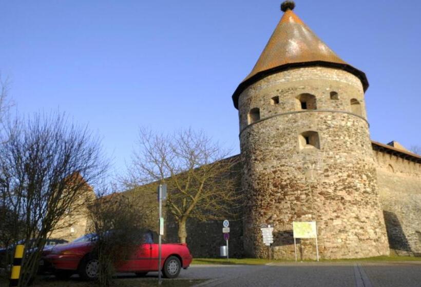 Отель Gasthof Zum Weissen Lamm
