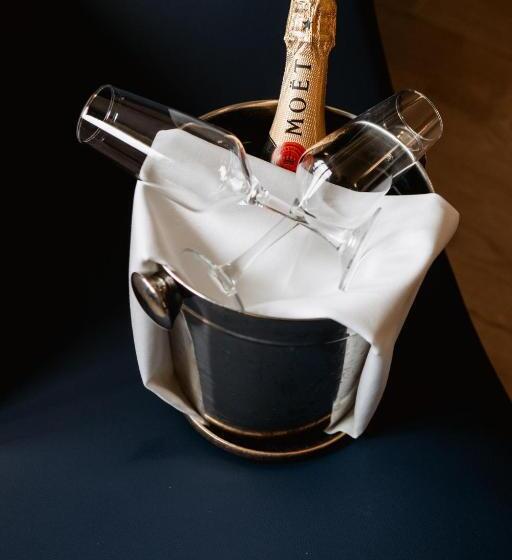 هتل Gilmar Orellana La Vieja