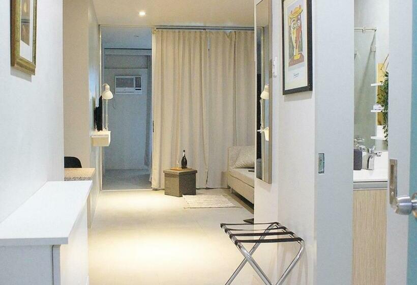 Отель Gmrentals Apartment At Mactan Airport