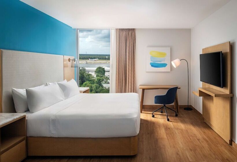 Отель Hilton Garden Inn Cancun Airport