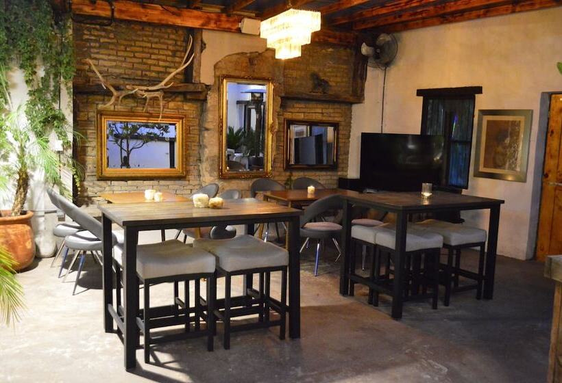 فندق Mina Suites