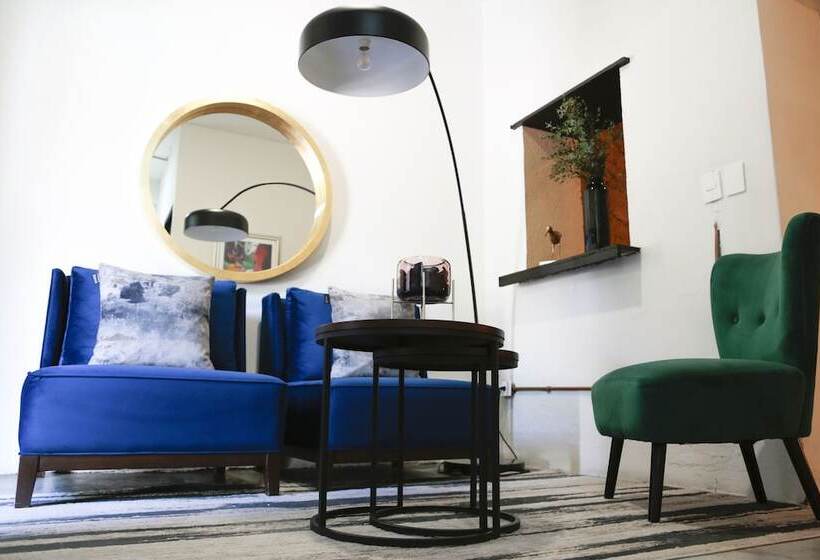 فندق Mina Suites