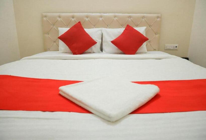 Отель O Hmi International