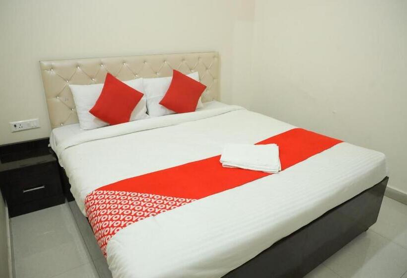 Отель O Hmi International