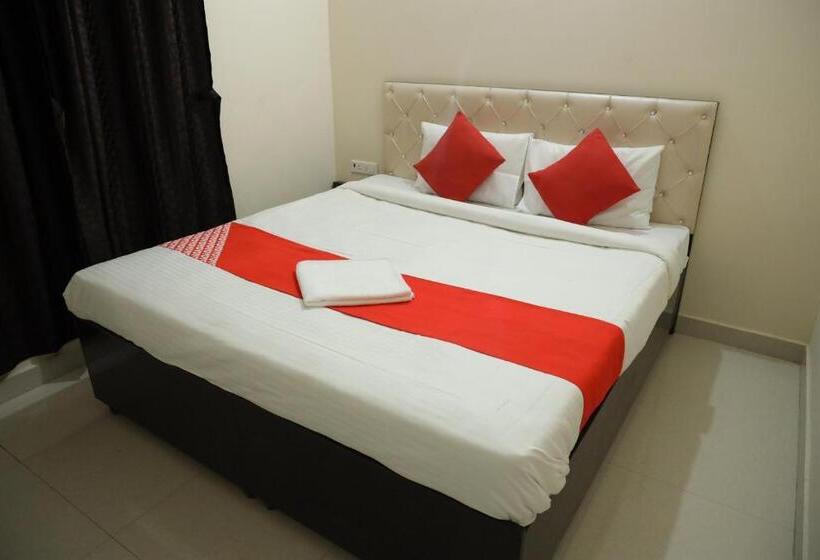 Отель O Hmi International