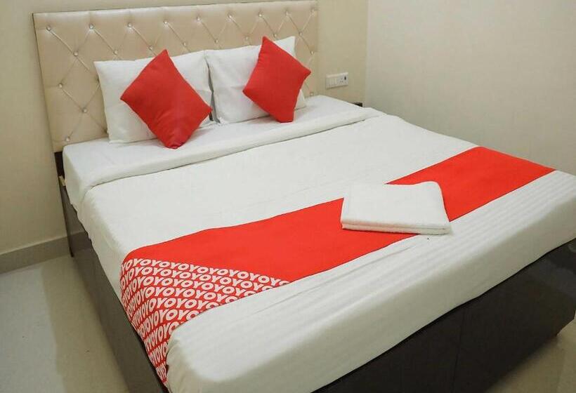 Отель O Hmi International