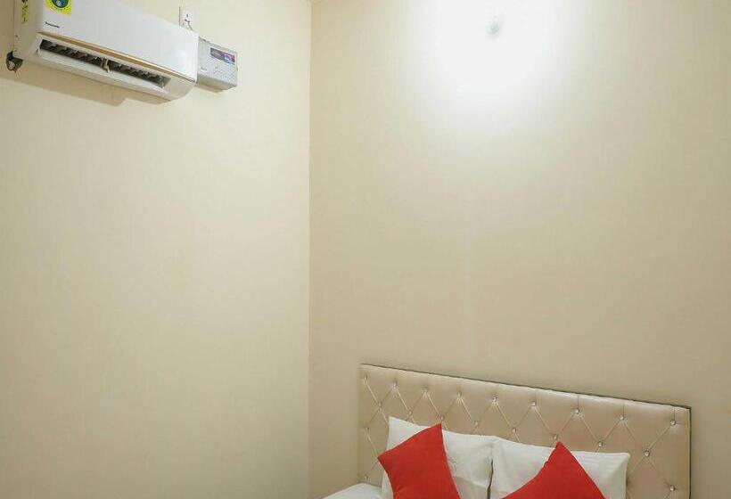 Отель O Hmi International