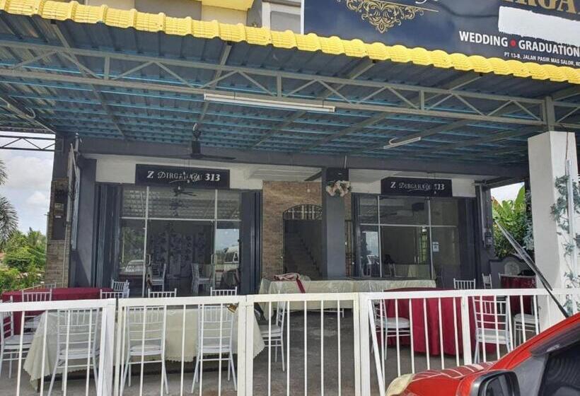 בית מלון כפרי Oyo 90404  Z Dirgahayu 313