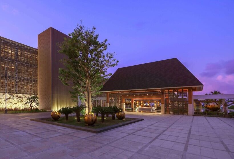 Pullman Lombok Merujani Mandalika Beach Resort