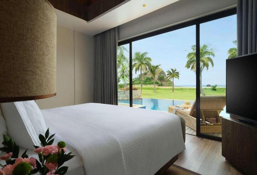 Pullman Lombok Merujani Mandalika Beach Resort