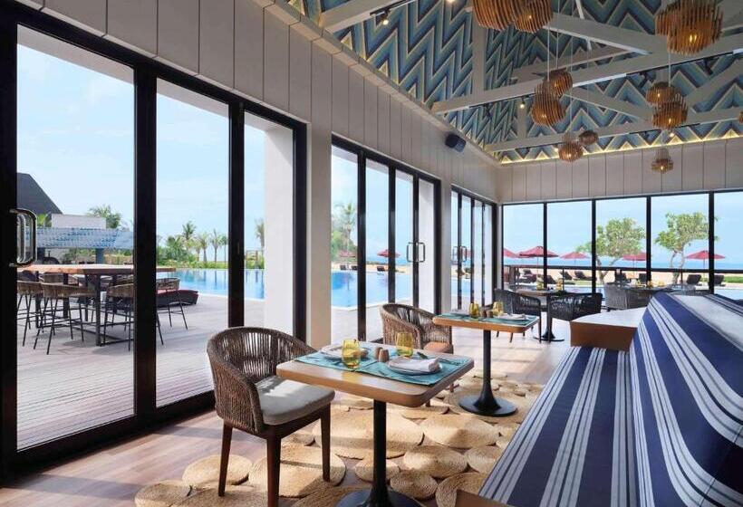 Pullman Lombok Merujani Mandalika Beach Resort