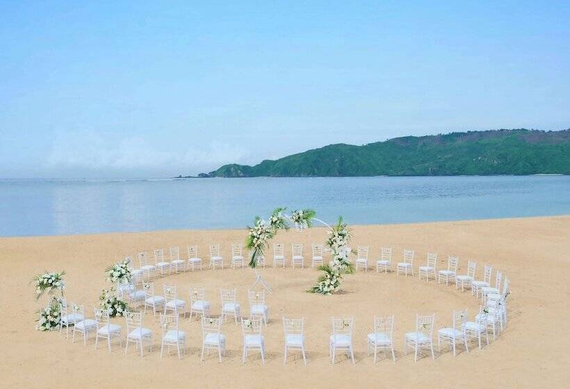 Pullman Lombok Merujani Mandalika Beach Resort
