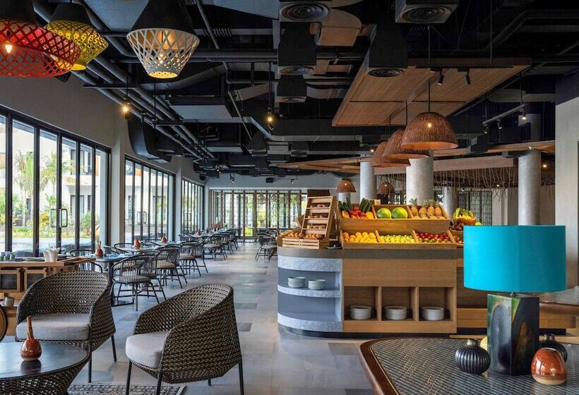 Pullman Lombok Merujani Mandalika Beach Resort