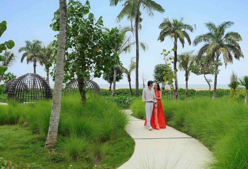 Pullman Lombok Merujani Mandalika Beach Resort