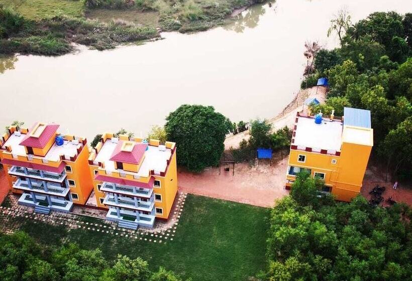 בית מלון כפרי Resort Neel Nirjan !! Best Family Resort In Bolpur Santiniketan With Swimming Pool !!