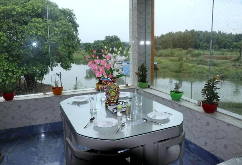 בית מלון כפרי Resort Neel Nirjan !! Best Family Resort In Bolpur Santiniketan With Swimming Pool !!