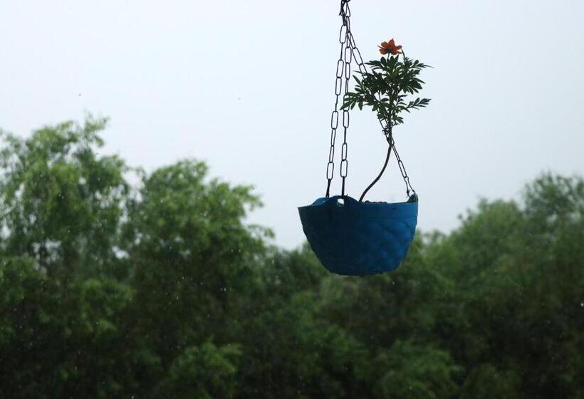 בית מלון כפרי Resort Neel Nirjan !! Best Family Resort In Bolpur Santiniketan With Swimming Pool !!