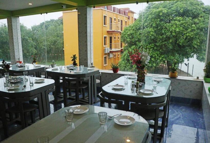 Отель Resort Neel Nirjan !! Best Family Resort In Bolpur Santiniketan With Swimming Pool !!