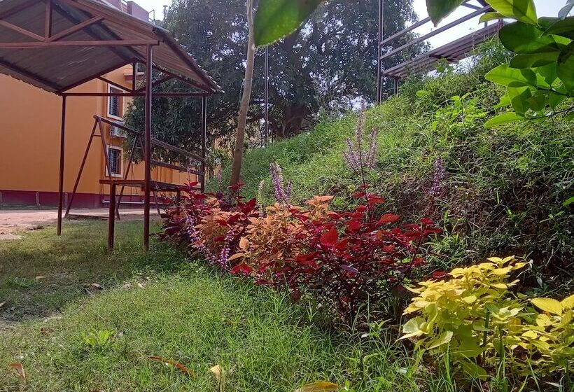 בית מלון כפרי Resort Neel Nirjan !! Best Family Resort In Bolpur Santiniketan With Swimming Pool !!