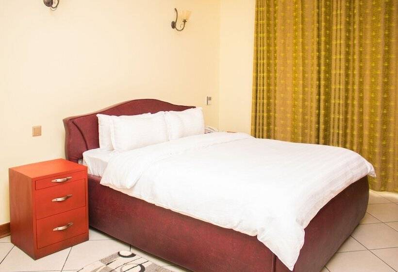 Отель Seven Skies