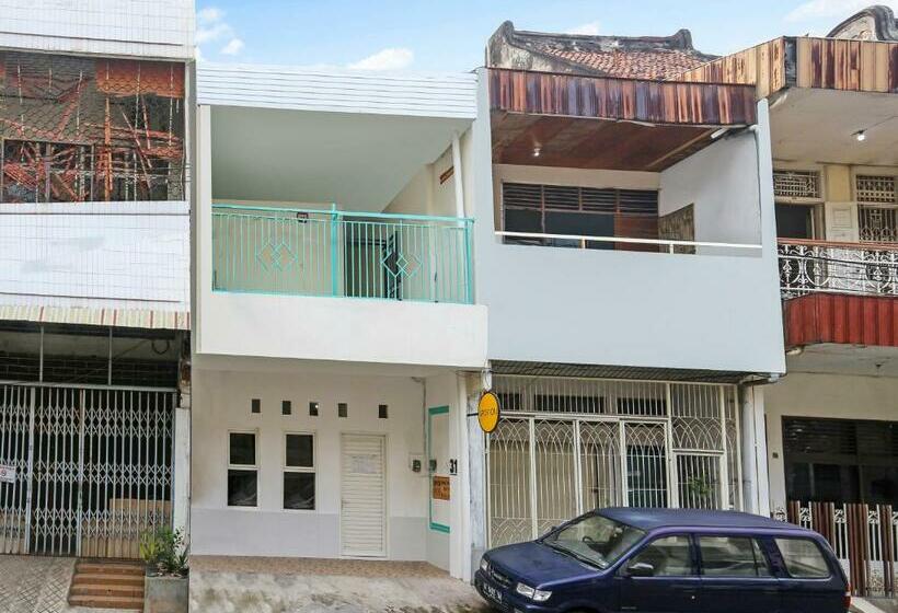 فندق Spot On 90780 Gang Tengah Homestay Syariah