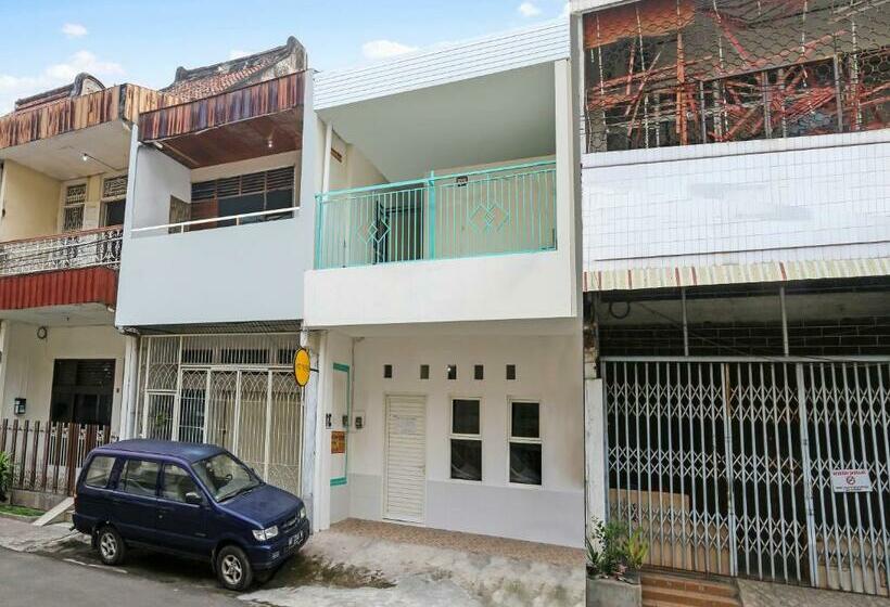 فندق Spot On 90780 Gang Tengah Homestay Syariah