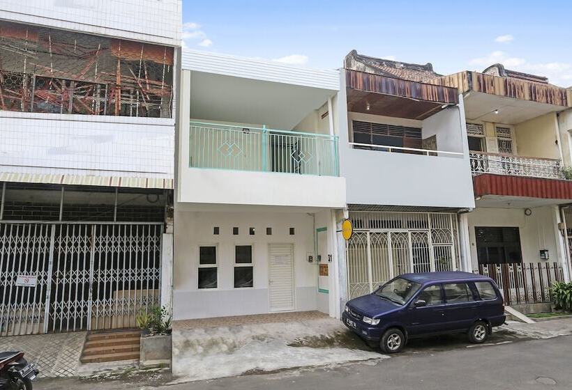 فندق Spot On 90780 Gang Tengah Homestay Syariah