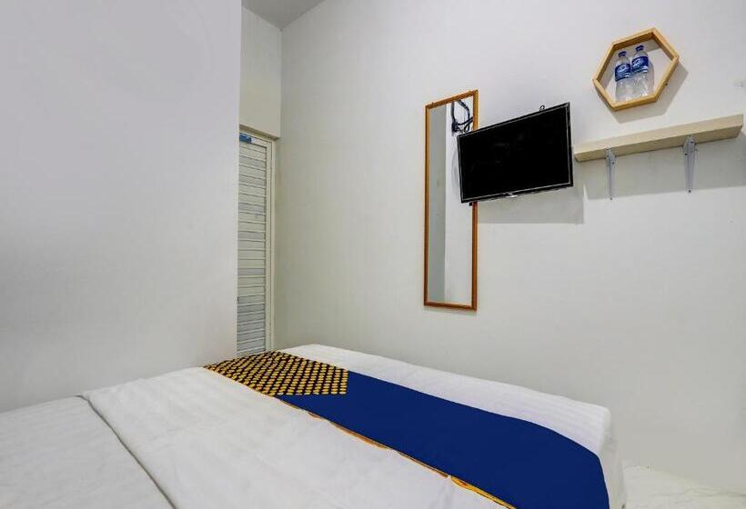 فندق Spot On 90780 Gang Tengah Homestay Syariah