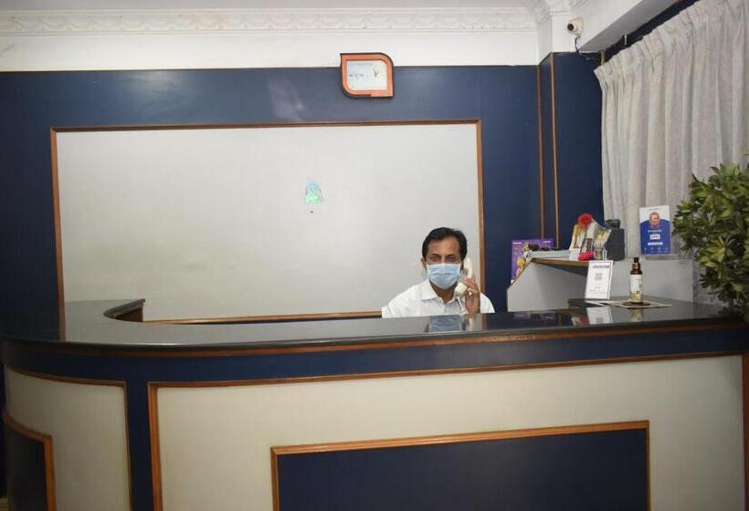 ホテル Sri Krishna Vilas