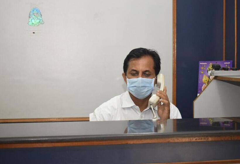 ホテル Sri Krishna Vilas