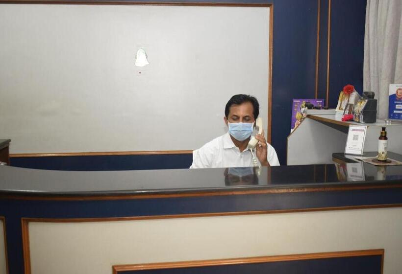 ホテル Sri Krishna Vilas