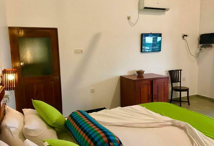 Отель Talalla Leisure