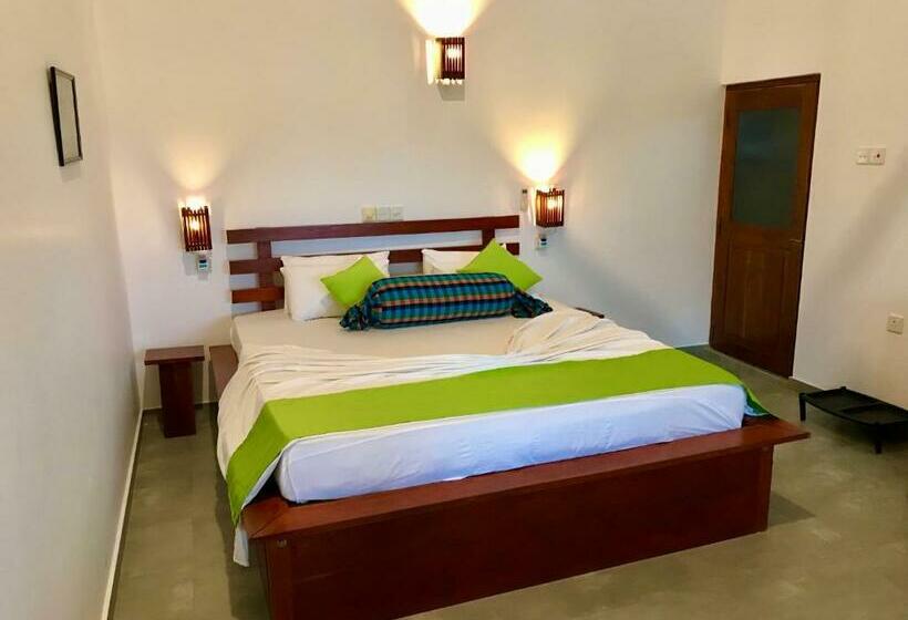 Отель Talalla Leisure