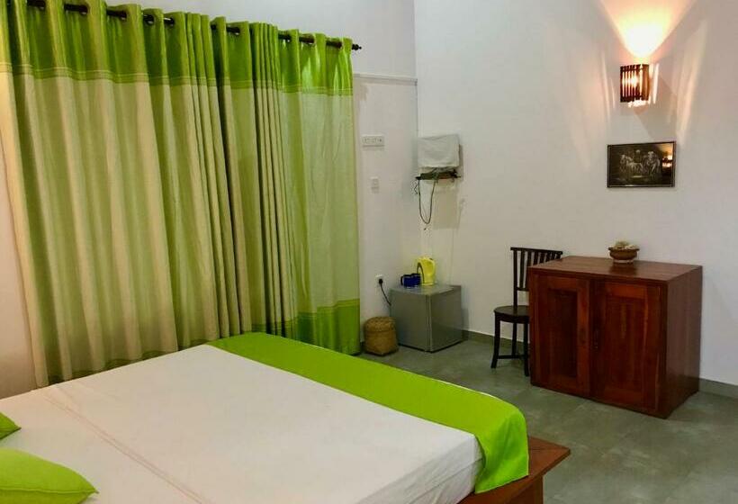 Отель Talalla Leisure