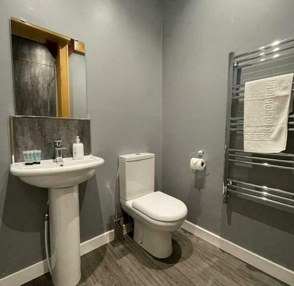 فندق The Skye Bridge