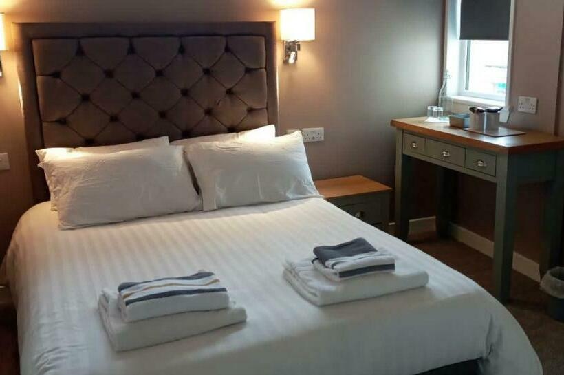 فندق The Skye Bridge