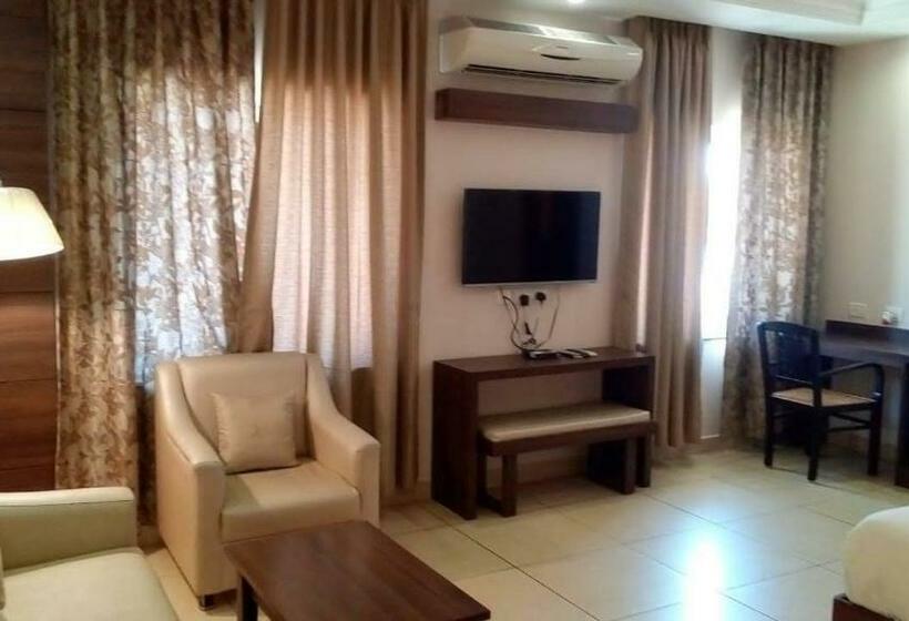 فندق Vels Residency