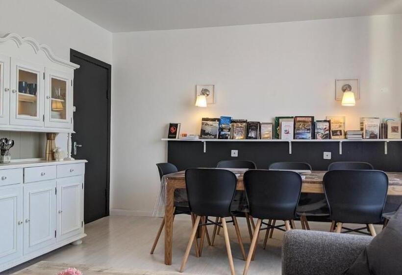 پانسیون Flateyri Guesthouse