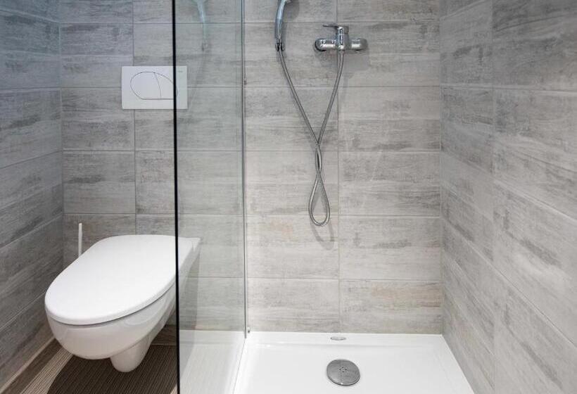 پانسیون Gostilna Pugelj