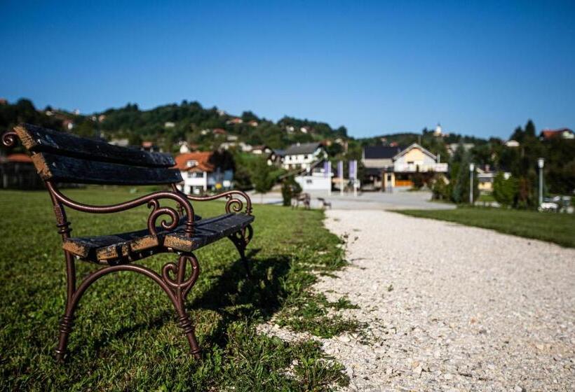 پانسیون Gostilna Pugelj