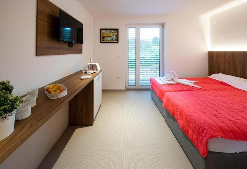 پانسیون Gostilna Pugelj