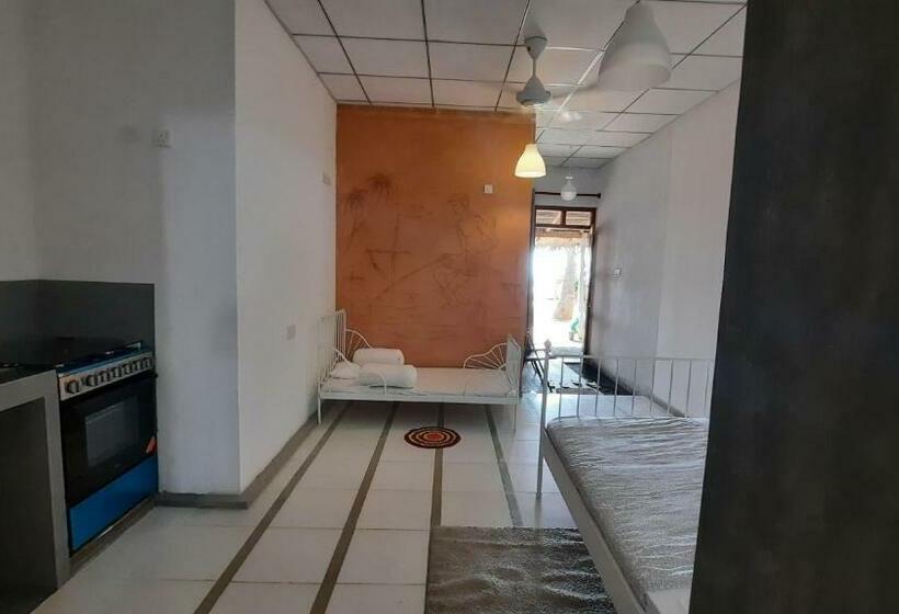 פנסיון La Vira Beach Villa