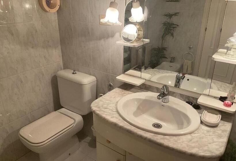 پانسیون Residencia Universidad