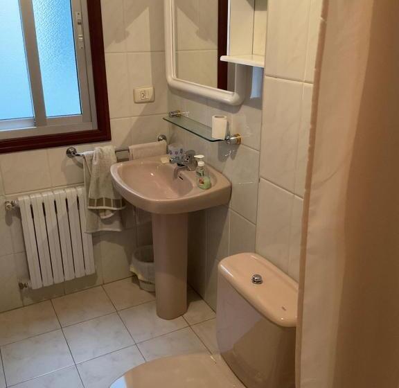 پانسیون Residencia Universidad