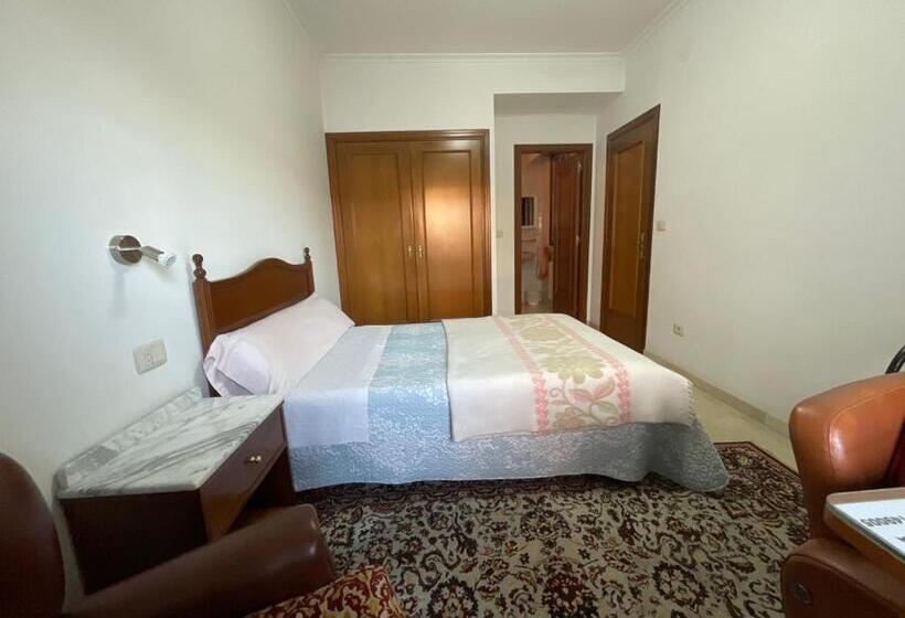 پانسیون Residencia Universidad