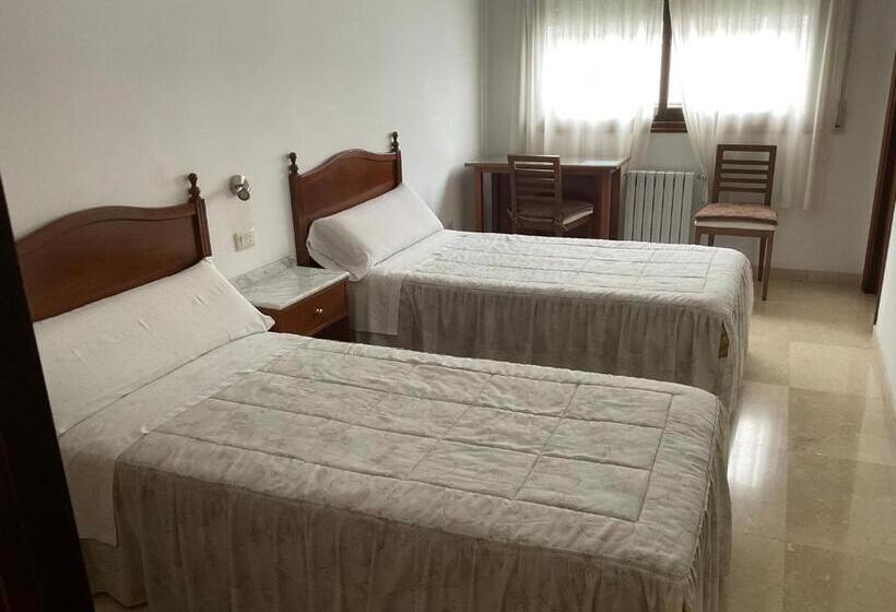 پانسیون Residencia Universidad