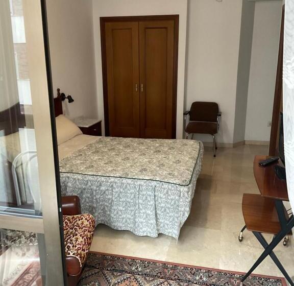 پانسیون Residencia Universidad