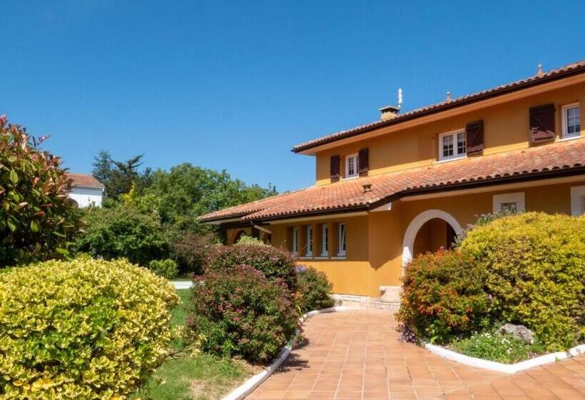 بنسيون Villa Enara