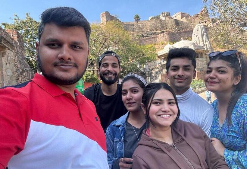 Raahi Backpacker S Hostel